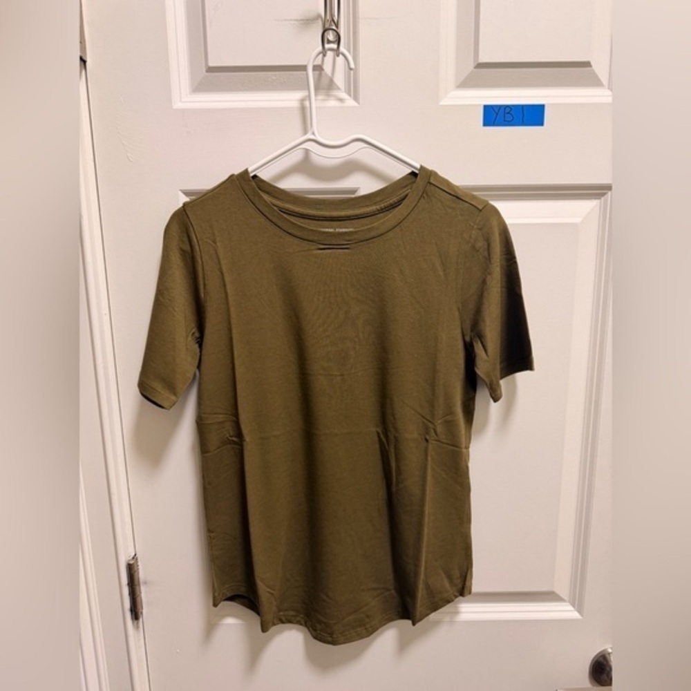 Women’s Universal Standard T-Shirt